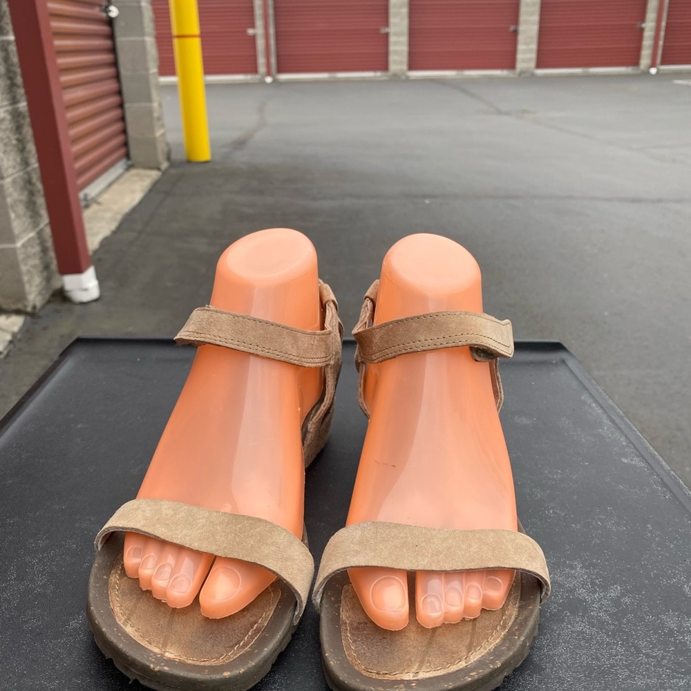 Teva 1001848 Ladies Tan Leather Wedge Ankle Strap Sandals Size 8.5 - Picture 4 of 14
